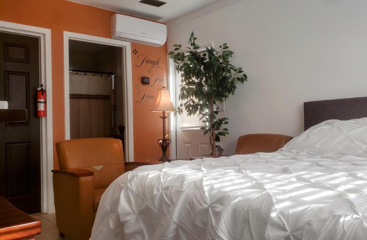 Stylish Suite Tampa Minutes To Hard Rock Casino Mango Exterior foto